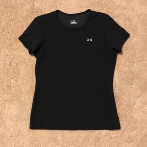 Under Armour top Heat Gear - Medium